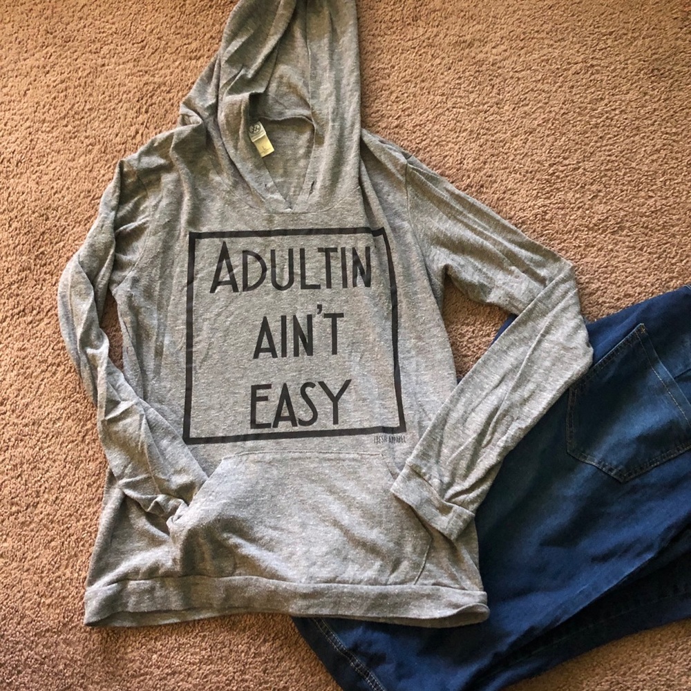 Lightweight graphic sweatshirt